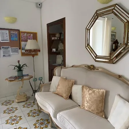Palazzo Talamo Szálloda 3*